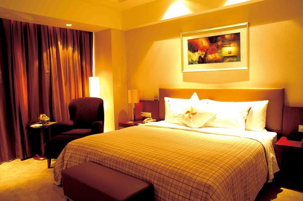 Merryland Traders Hotel Changshu Room photo